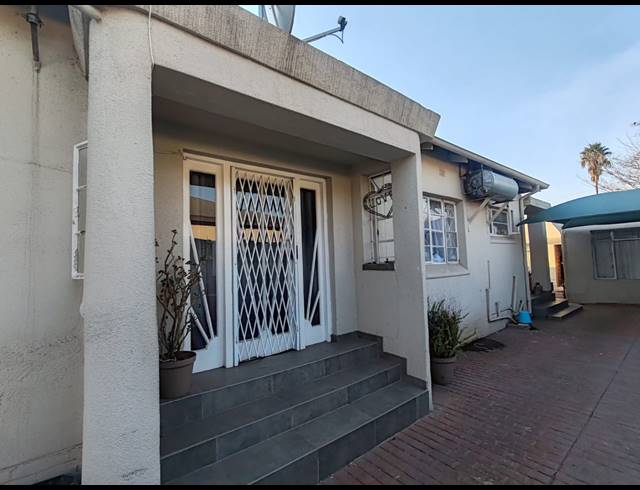 1 BEDROOM FLAT TO LET IN BRENTHURST